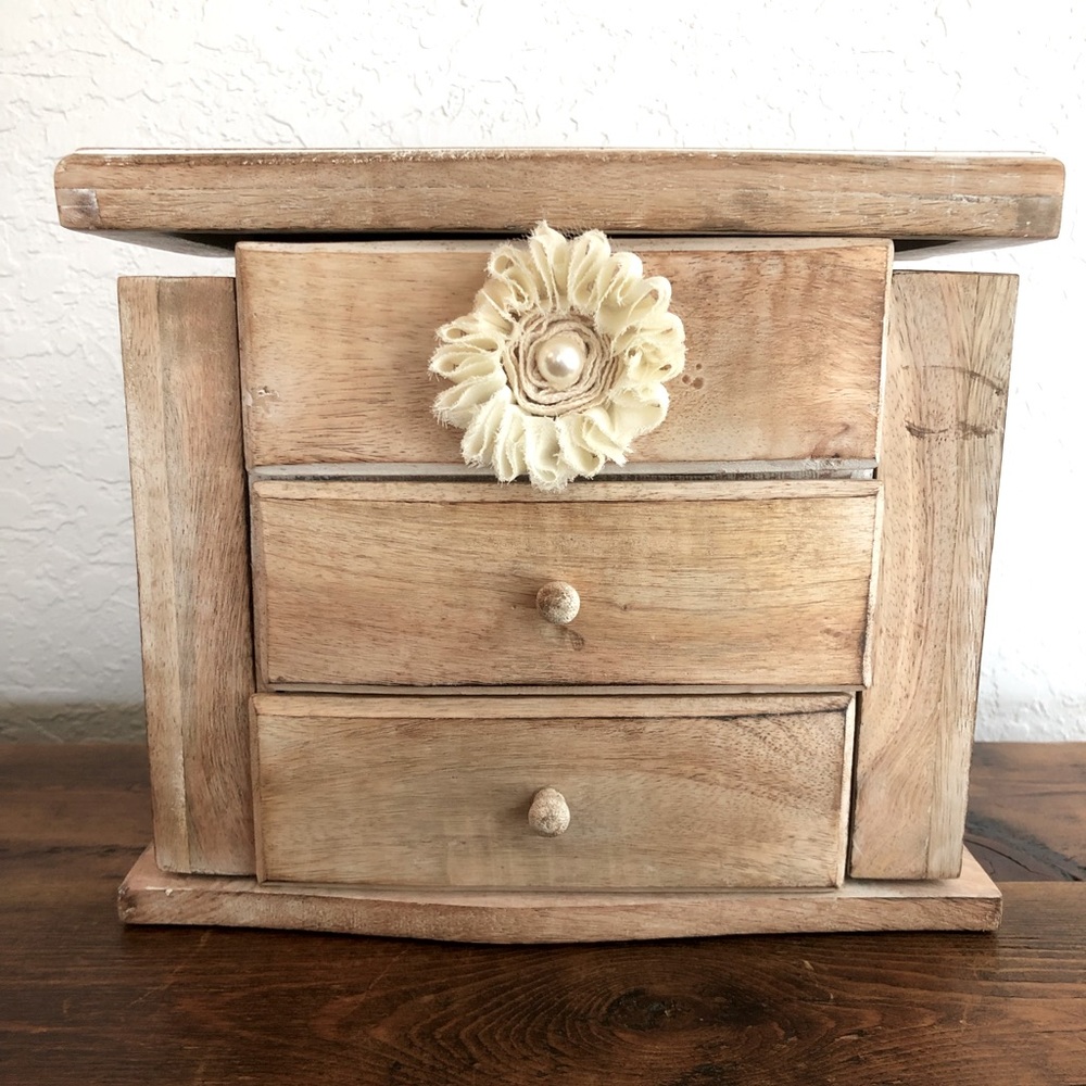 💛💎World Market Jewelry Box (Whitewashed Wood)💛💎